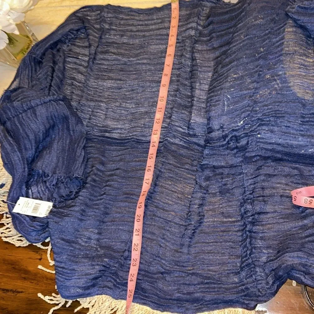 Gay or Bongard Bloomingdale’s Scarf with Fringes NWT ivory blue
